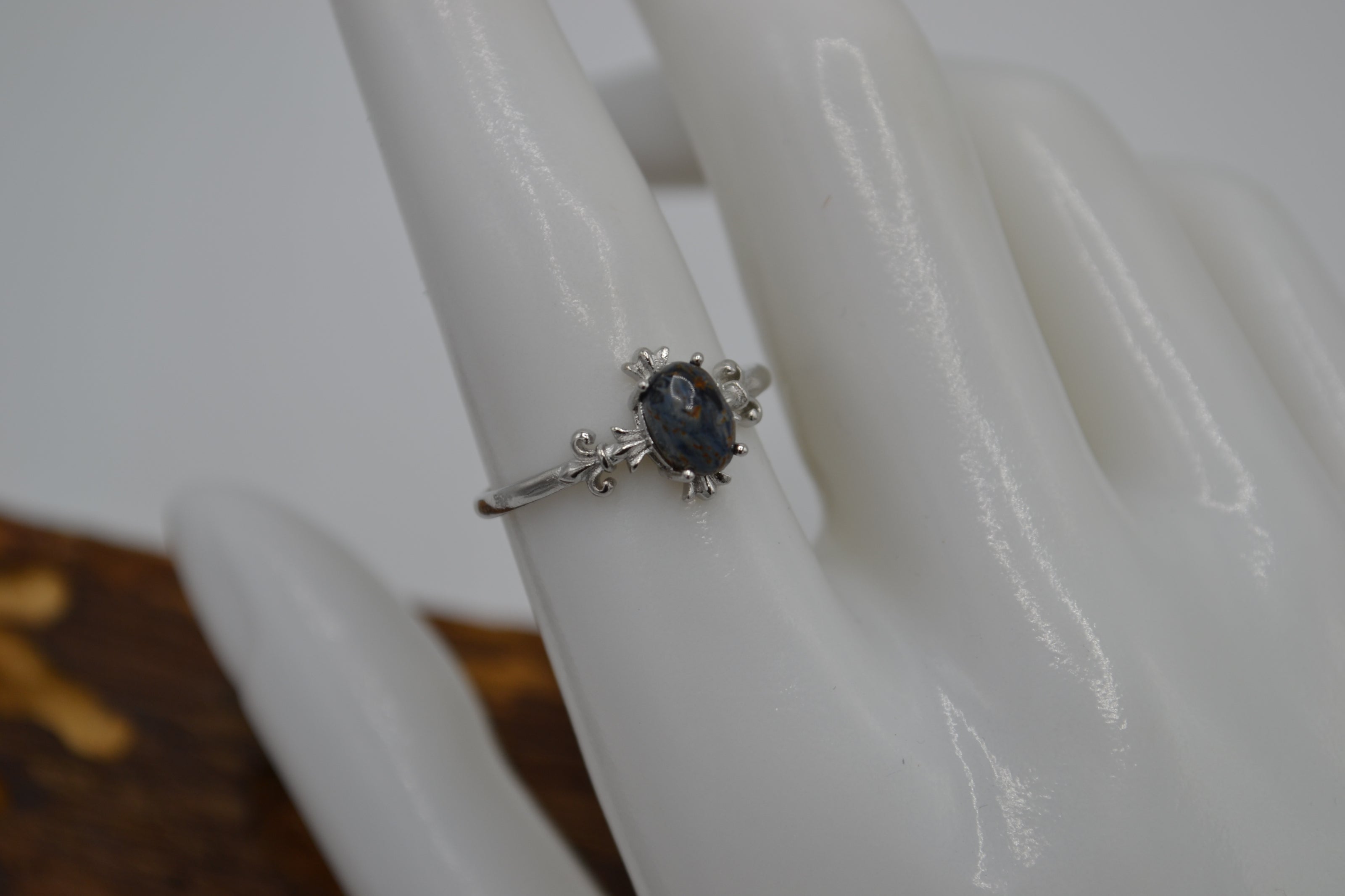 Anello con Pietersite petite