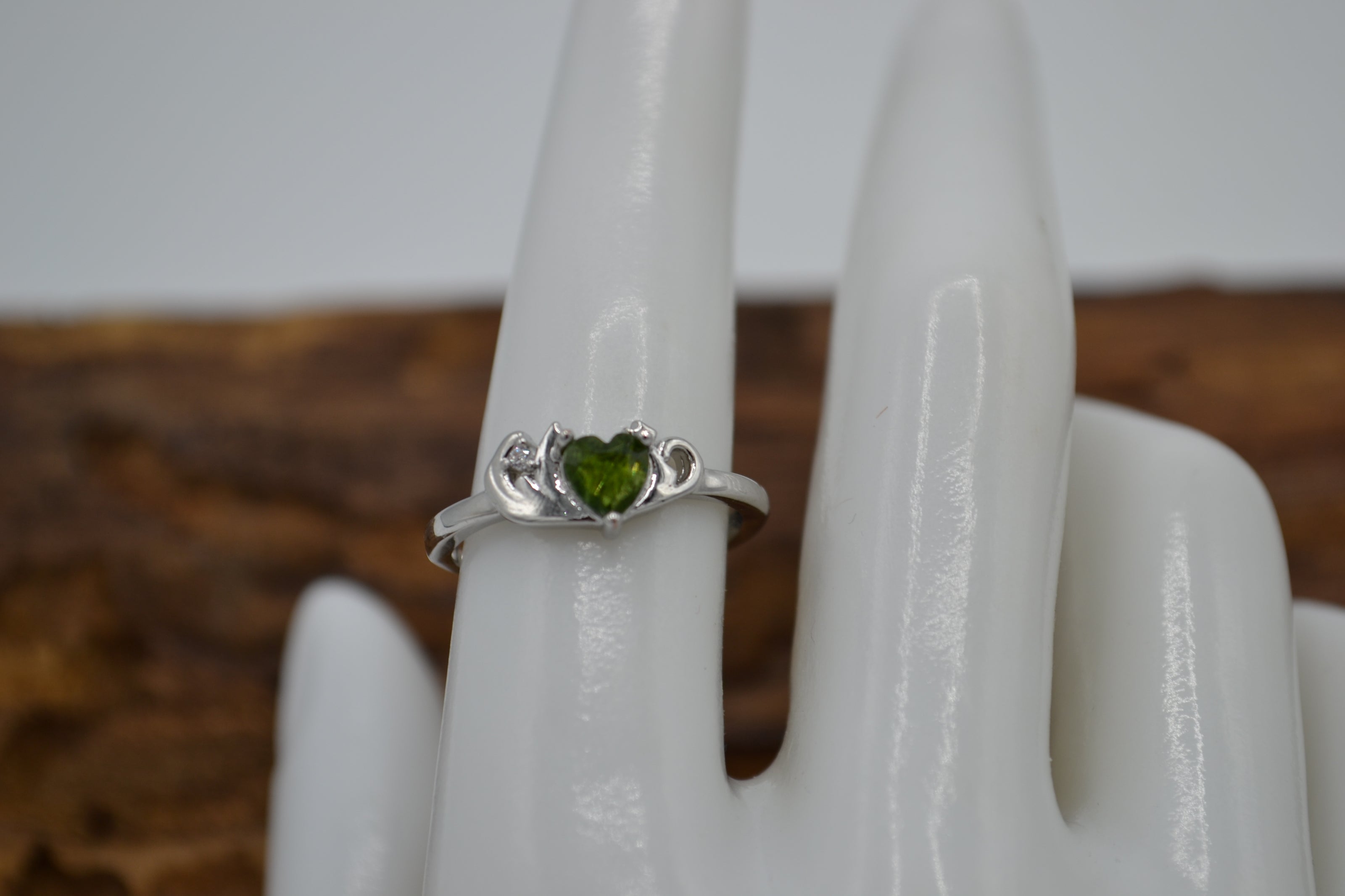 Anello con cuore Diopside