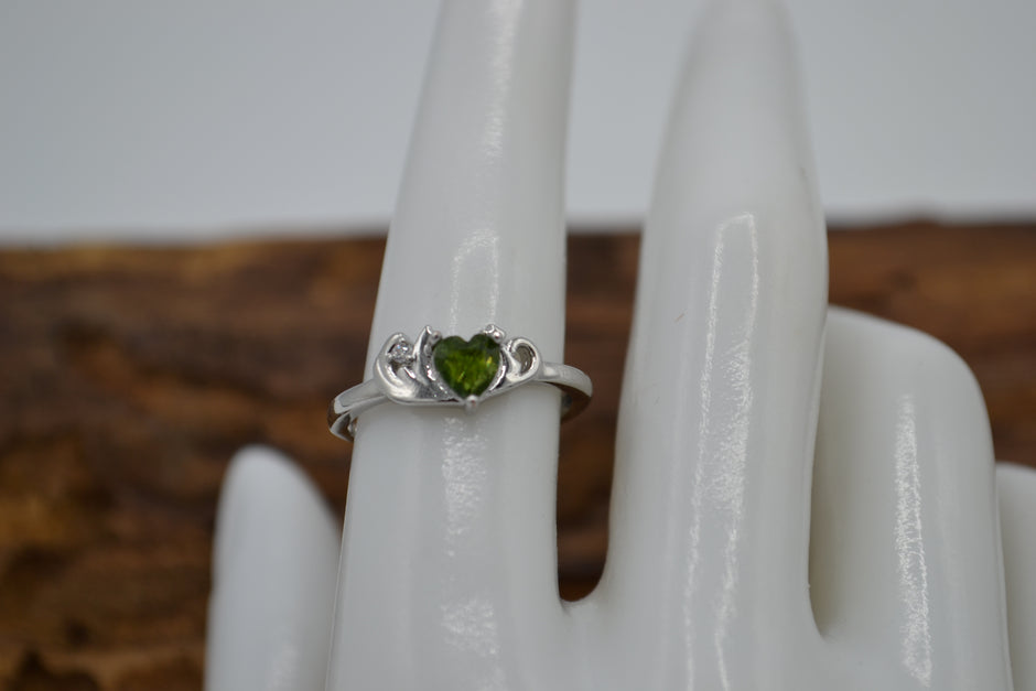 Anello con cuore Diopside