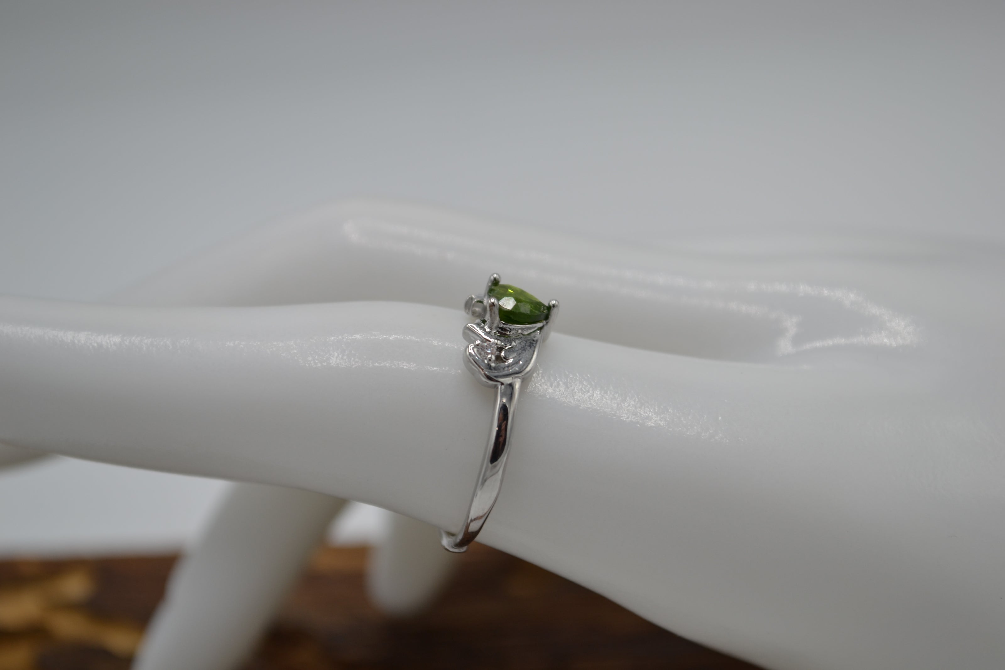 Anello con cuore Diopside