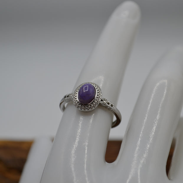 Anello con Charoite piccolo ovale