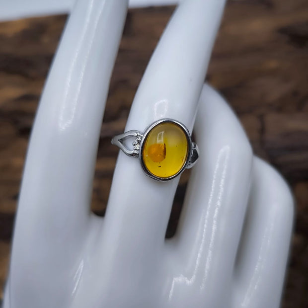 Anello con Ambra