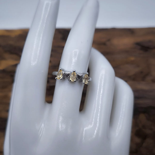 Anello con Citrino trilogia