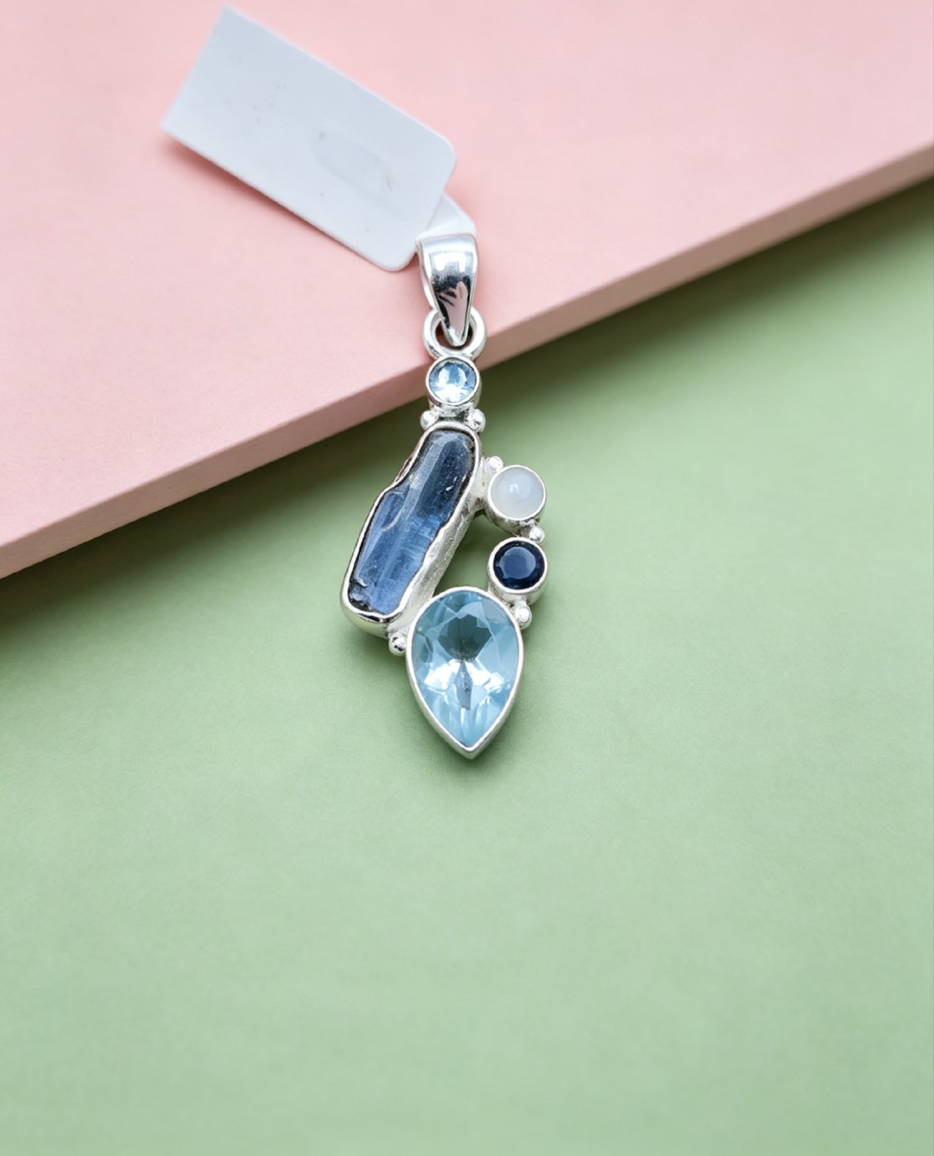 Ciondolo Combo Cianite + Radice di Zaffiro+ Topazio + Labradorite